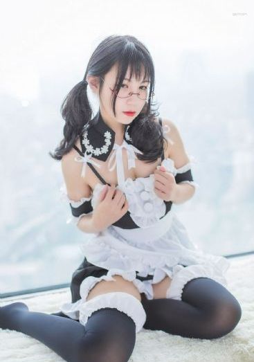 《年轻女教师在线观看_高清电影在线看