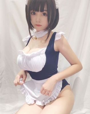 客厅丝袜麻麻被进进出出_4K日韩免费观看