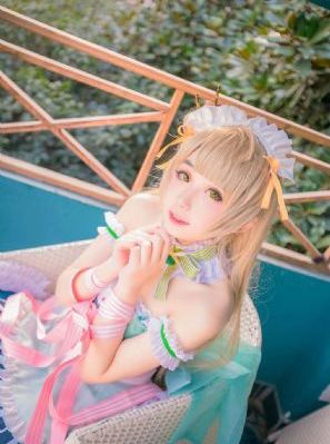 美女挨操视频_4K高清完整版播放